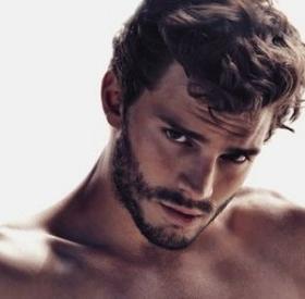 #Hiiiiiiiiiiiiiiiiii : JAMIE DORNAN nous réserve une SURPRISE !!!