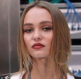 CHEVEUX : la MÉTAMORPHOSE de LILY-ROSE DEPP !