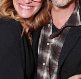 BRAD PITT : PREMIÈRE SORTIE au bras de la JOLIE JULIA ROBERTS