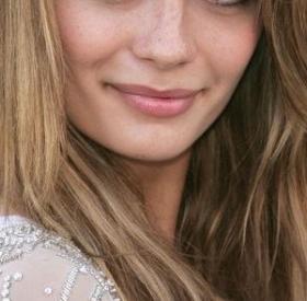 Cette ACTRICE a été INTERNÉE d’URGENCE en PSYCHIATRIE !