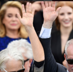Voici LA photo HISTORIQUE du festival de CANNES 2017 !!! #NotASelfie
