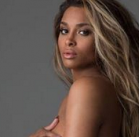 CIARA : NUE et très très ENCEINTE, débauche de BRAS et de FESSES