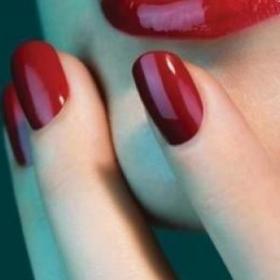 On a TROUVÉ le JOB IDÉAL des BEAUTYSTAS (et il y a pleiiiin de vernis à ongles !)