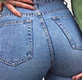 Les 8 ALIMENTS à MANGER pour des FESSES CANONS ! #AttentionKimOnArrive