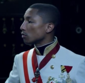 PHARRELL WILLIAMS est ROUX.