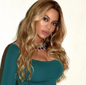 BEYONCÉ son BABY BUMP a bien grandi : les NOUVELLES PHOTOS !