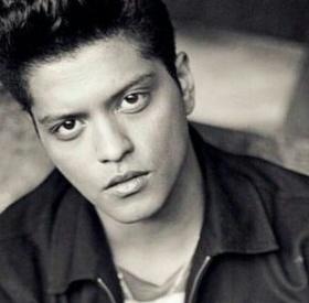 La PHOTO de BRUNO MARS BÉBÉ qui va vous ACHEVER ! ! #BébéElvis