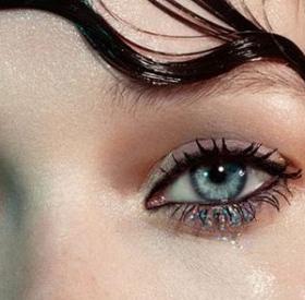 L'ASTUCE OUF pour retirer son MASCARA WATERPROOF sans y laisser un ŒIL
