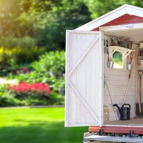 Abri de jardin en bois : l'astuce malin pour gagner de l'espace