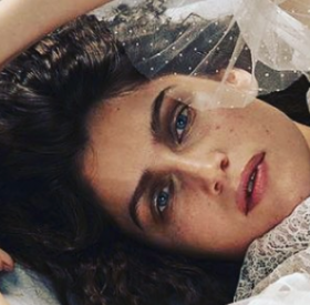 LAETITIA CASTA s'affiche toute NUE sur Instagram !