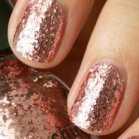 BEAUTÉ : l'ASTUCE MAGIQUE pour APPLIQUER un VERNIS à PAILLETTES !