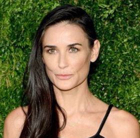 DEMI MOORE en COUPLE avec cette trèèèès jeune STAR