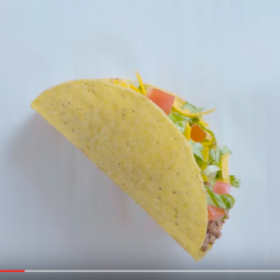 FUN : les ÉMOJIS FOOD de notre SMARTPHONE RECRÉES pour de VRAI !