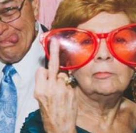 Notre GRAND-MÈRE veut nous TUER, la PREUVE