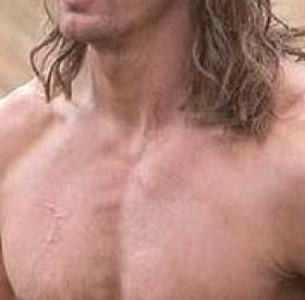 La PHOTO de TARZAN à la PLAGE qui va vous DONNER CHAUUUUD !