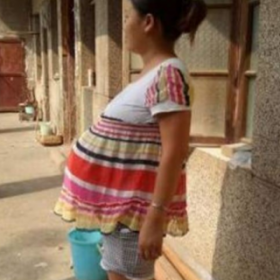 RECORD DU MONDE : elle est ENCEINTE depuis 17 MOIS !