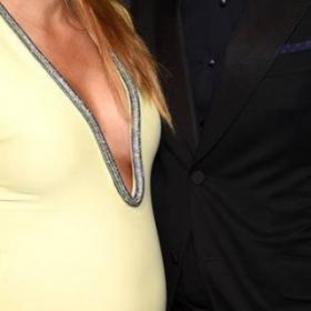 Voici la TÊTE du FUTUR BÉBÉ de BLAKE LIVELY et RYAN REYNOLDS