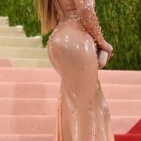 MET GALA 2016 : BEYONCÉ ose la ROBE en LATEX !