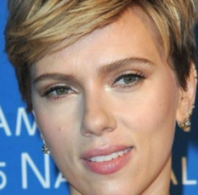 SCARLETT JOHANSSON : sortie GLAMOUR avec son BOYFRIEND