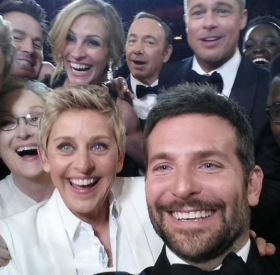 Le PLUS GROS SELFIE du MONDE va être DÉTRÔNÉ par CELUI-LÀ !