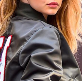 Cet ANGE abandonne VICTORIA'S SECRET