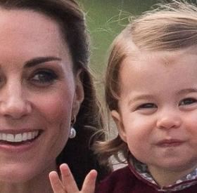 PRINCESSE CHARLOTTE : la PHOTO qui PROUVE qu'elle a TROP GRANDI !