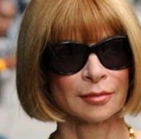 MIRACLE : ANNA WINTOUR n'est PAS une STATUE ! #AuBalAuBalMasquéOhéOhéééé