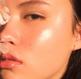Elle dévoile le SECRET ULTIME pour des SELFIES GLOWY parfaits