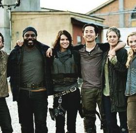 Cet ACTEUR de WALKING DEAD vient d'être PAPA! #LesPhotosLesPhotos!
