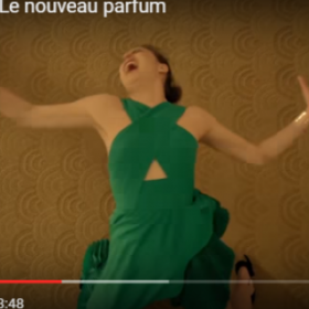 Cette FILLE de STAR joue dans une VIDÉO HALLUCINANTE !