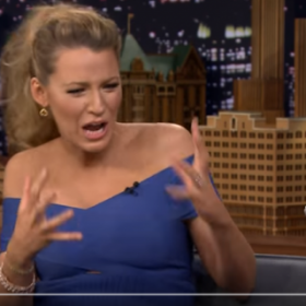 VIDÉO : quand BLAKE LIVELY est ULTRA JALOUSE des SCÈNES de SEXE de SON MARI, RYAN REYNOLDS