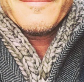 La PHOTO DÉNUDÉE de ce BEAU GOSSE STAR va vous faire FONDRE la CULOTTE