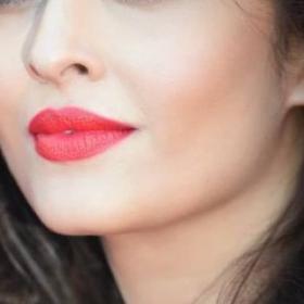 AISHWARYA RAI : ses LÈVRES BLEUES à CANNES font beaucoup parler !