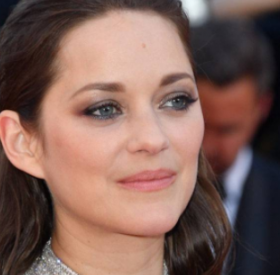 MARION COTILLARD : hantée par le FANTÔME de... EDITH PIAF !