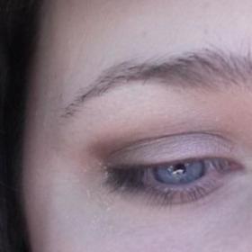 HORREUR : regardez ce qui lui ARRIVE avec son RECOURBE-CILS