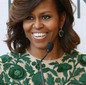 Les 10 plus BEAUX LOOK de MICHELLE OBAMA !