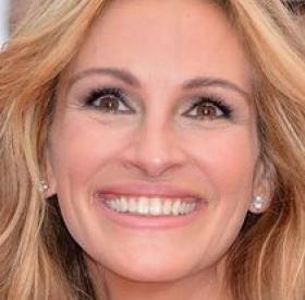 JULIA ROBERTS CRAQUE pour un FOOTBALLEUR FRENCHY