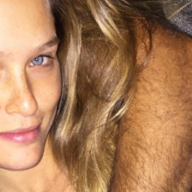 La TOP BAR RAFAELI se MONTRE en BIKINI 3 SEMAINES après son ACCOUCHEMENT (et on a envie de PLEURER)