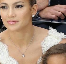 La FILLE de J-LO est aussi BELLE que sa MAMAN !
