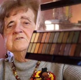 Découvrez la MAMIE STAR de YOUTUBE et ses TUTOS MAKEUP !