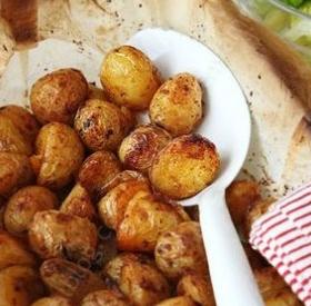 Cette FAMILLE entièrement DÉCIMÉE par des POMMES de TERRE