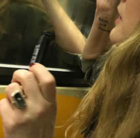 DREW BARRYMORE est EXACTEMENT comme NOUS !