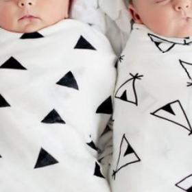 L'EMMAILLOTAGE des BÉBÉS peut-être LIÉ à la mort subite du nourrisson