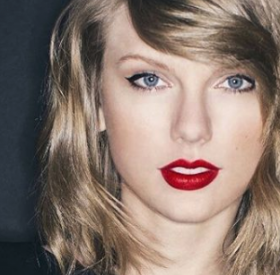 GÊNANT : cette GAMINE IMITE TAYLOR SWIFT de façon AFFOLANTE !