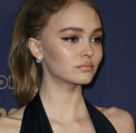 DÉCOUVREZ le BOYFRIEND de LILY-ROSE DEPP !