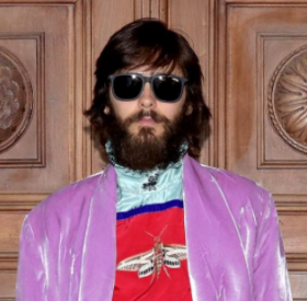 Vous ne DEVINEREZ JAMAIS quel ACTEUR SEXY se CACHE derrière CETTE BARBE !!!