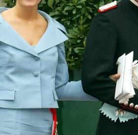 REGARDEZ ce que fait ce PRINCE en PLEINE CÉRÉMONIE OFFICIELLE