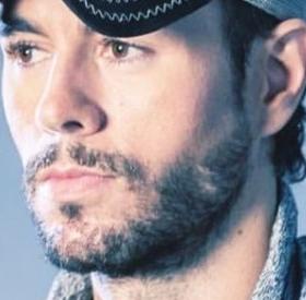 ENRIQUE IGLESIAS : les PREMIÈRES PHOTOS des JUMEAUX !