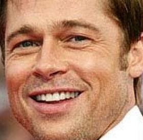 BRAD PITT demande PARDON à son EX !