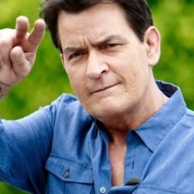 CHARLIE SHEEN et ses PRÉSERVATIFS EN PEAU D'AGNEAU